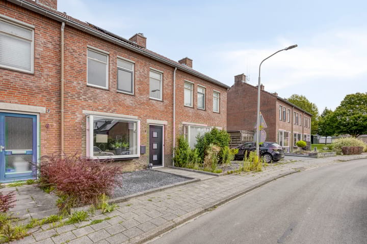 Dillenburglaan 8 in Heiligerlee