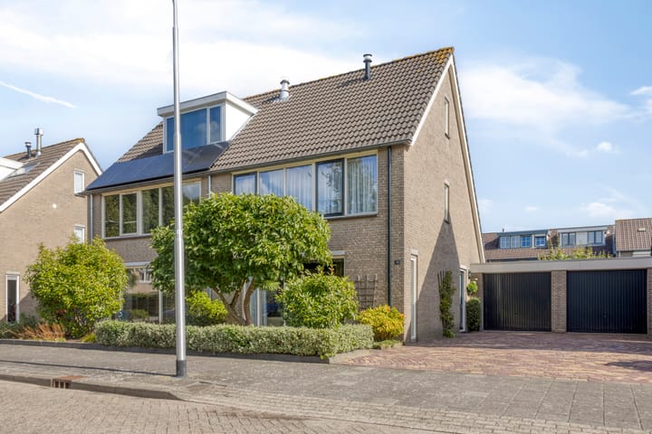 Dinxperlolaan 42 in Tilburg