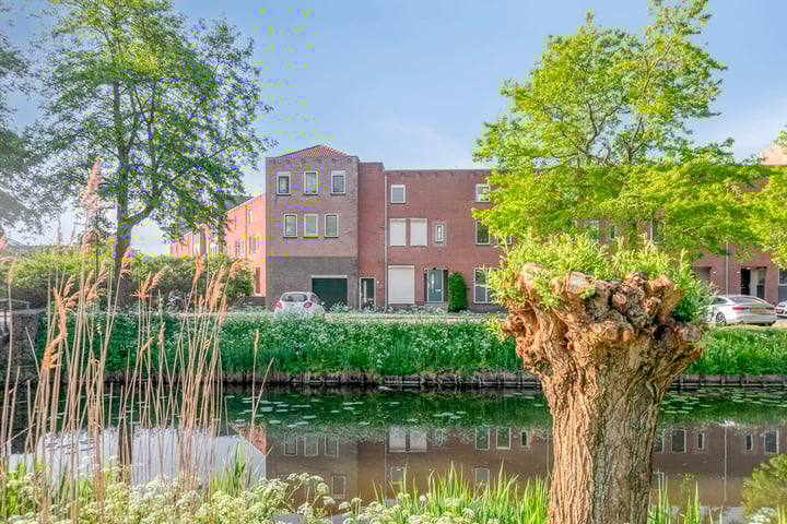 Dirk Gerhardtstraat 1 in Schiedam