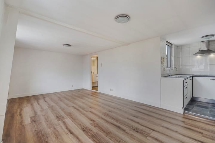 Photo of property Dirk Hoogenraadstraat 90A, 's-Gravenhage