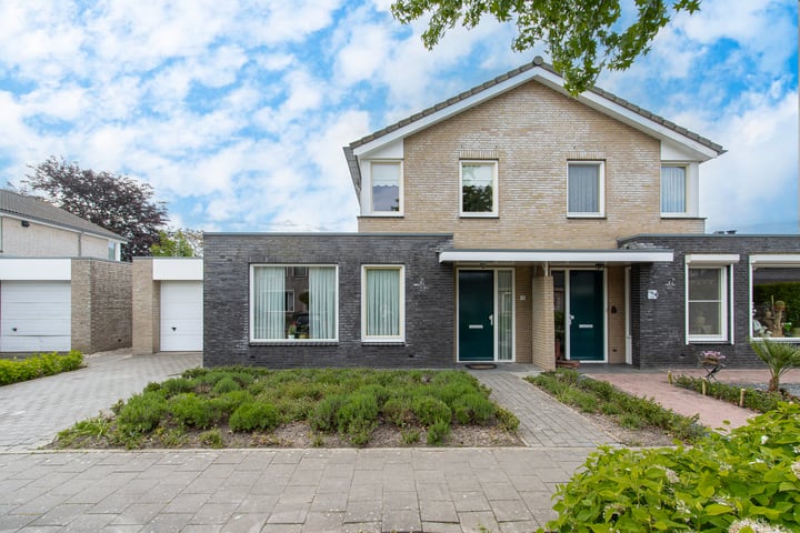 Photo of property Dirk Loef van Hornestr 10, Poederoijen
