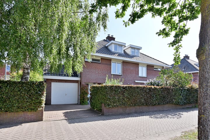 Dirk Tersteeglaan 8 in Naarden
