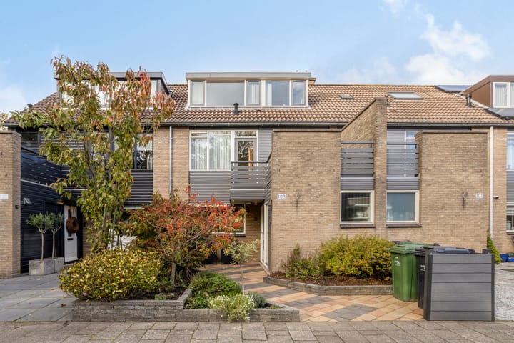 Photo of property Dirk van den Burgweg 103, Hoek van Holland