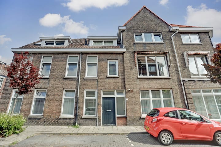 Dirk van Wassenaarstraat 28B in Schiedam photo