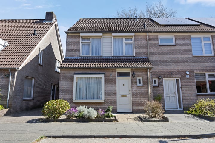 Photo of property Doctor van Beurdenstraat 13, Kaatsheuvel