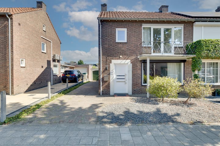 Dohmenstraat 13 in Geleen photo