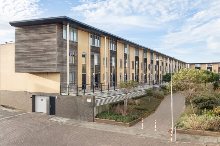 Dokhof 37 in Ridderkerk foto