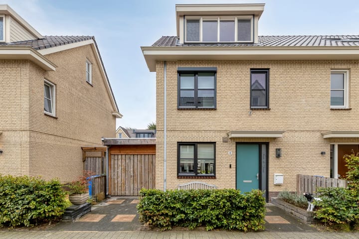 Dokter Fokkensstraat 8 in Hoek van Holland