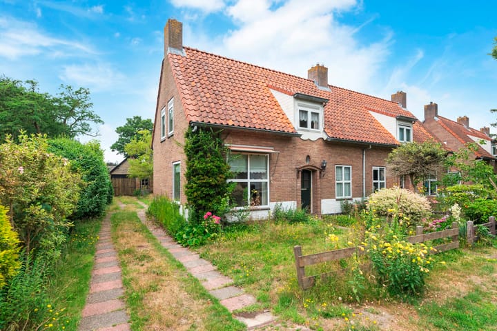 Dokter Heringalaan 8 in Schoorl