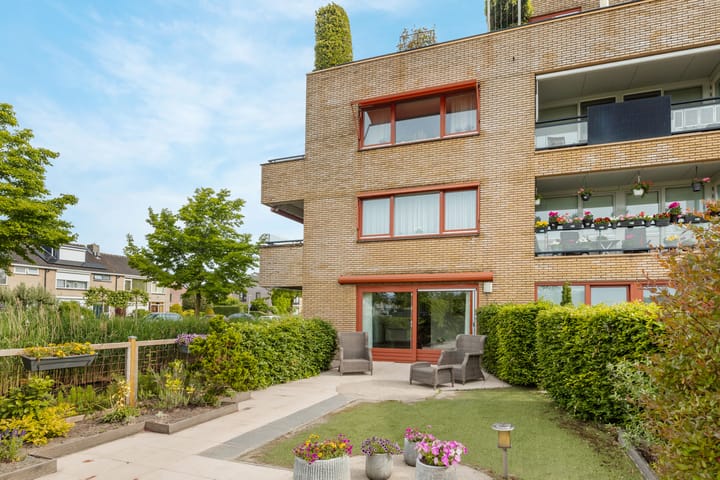 Photo of property Dokter Herskade 38, Oud-Beijerland