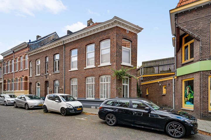 Dokter Leursstraat 19 in Roermond foto