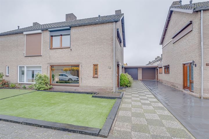 Dokter Mostartstraat 16 in Susteren photo