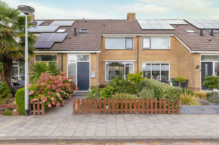 Photo of property Dokter Pinxterplantsoen 53, Wervershoof