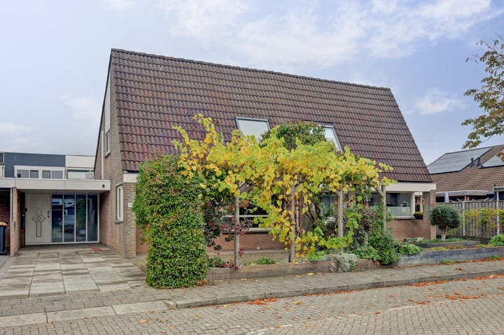 Dokter Schutterstraat 33, Oosterland Photo of property Dokter Schutterstraat 33, Oosterland