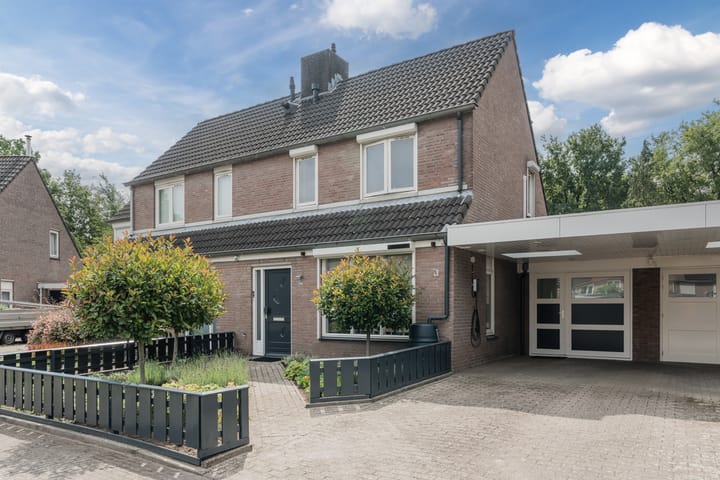 Photo of property Dollarhof 15, Valkenswaard
