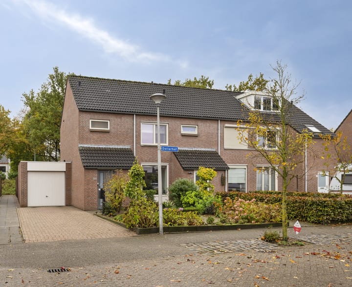 Dollarhof 35 in Valkenswaard