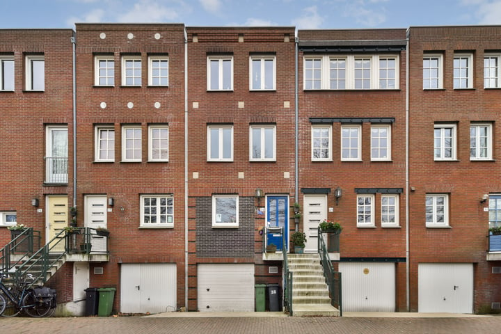 Dom H. van der Laanstraat 28 in Amsterdam