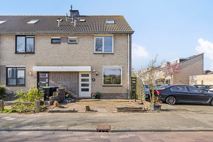 Photo of property Donaulaan 76, Spijkenisse