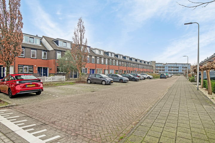 Donizettistraat 24 in Capelle aan den IJssel