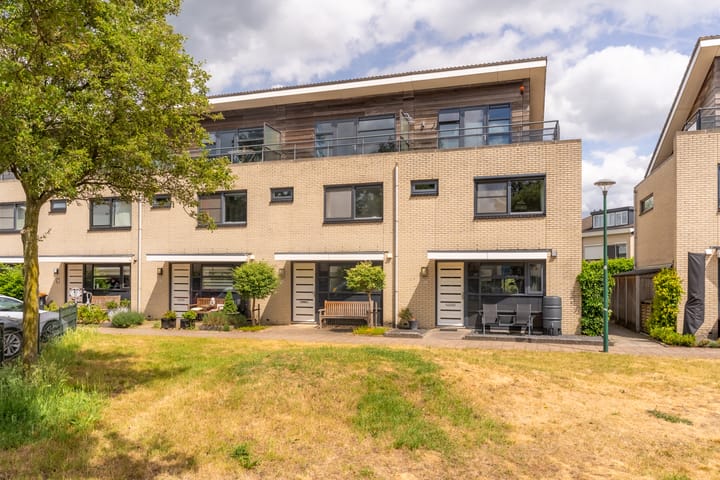 Photo of property Donkerelaan 42, Maarssen
