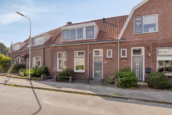 Donkereweg 13 in Middelharnis