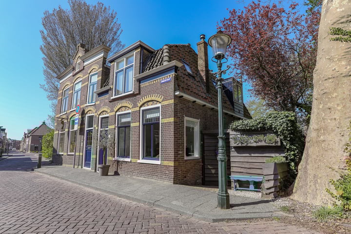 Photo of property Donkerstraat 2, Enkhuizen