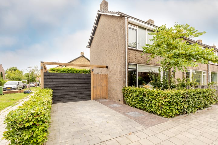 Photo of property Doormanstraat 31, Heinenoord