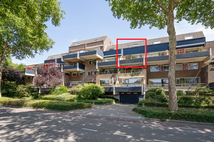 Photo of property Doornenburg 125, Dordrecht