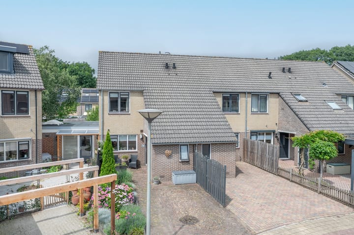 Doornenburg 5 in Putten