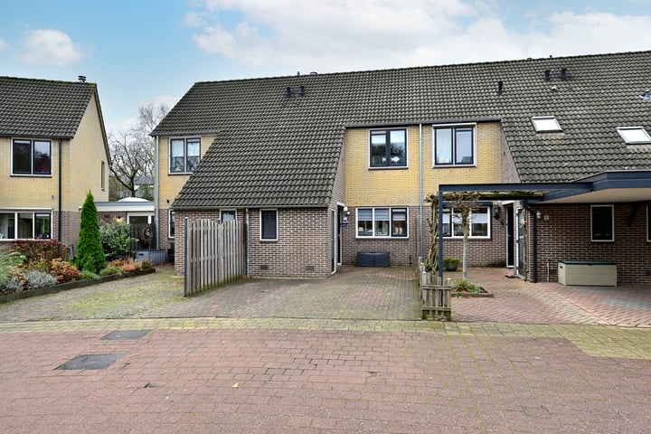 Doornenburg 7 in Putten