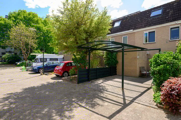 Doornenburg 73 in Leidschendam