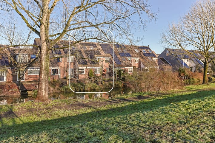 Photo of property Doornenburg 86, Alphen aan den Rijn