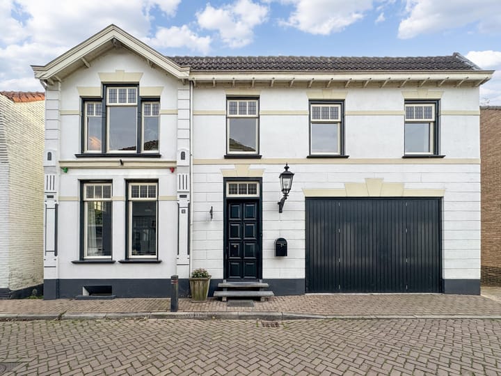 Dorpsdijk 10 in Lobith
