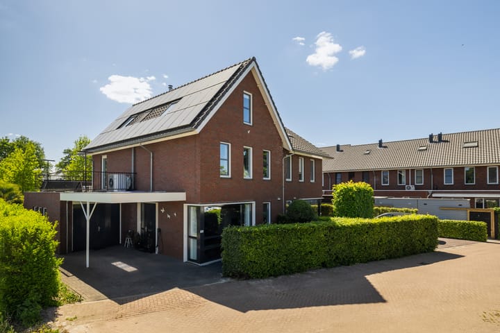 Dorpsplein 10F in Wekerom