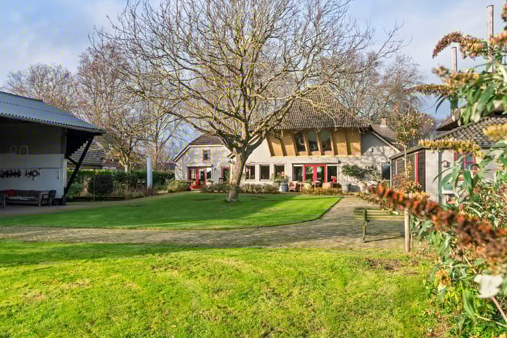 Dorpsplein 2 in Est foto