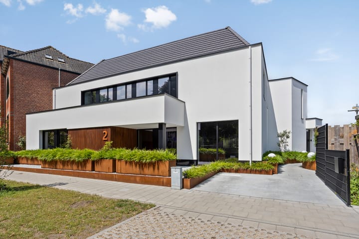 Photo of property Dorpsplein 2, Zuiddorpe