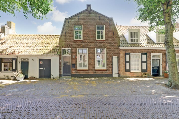 Photo of property Dorpsplein 7, Aagtekerke