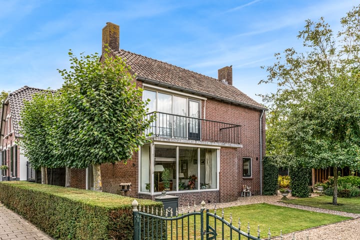Dorpsstraat 11 in Heteren