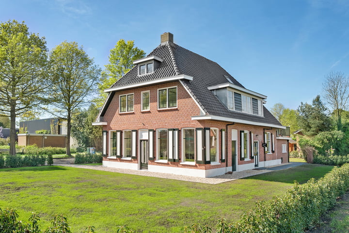 Dorpsstraat 11 in Koekange
