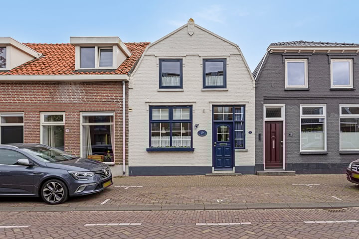 Dorpsstraat 14 in Halsteren