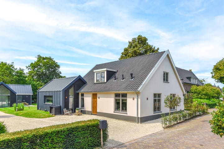 Photo of property Dorpsstraat 16, Blaricum