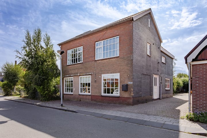 Dorpsstraat 168 in Winkel foto