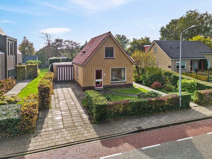 Photo of property Dorpsstraat 172, Zwaag