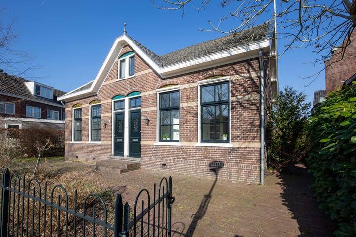 Dorpsstraat 2 in Ouderkerk aan de Amstel