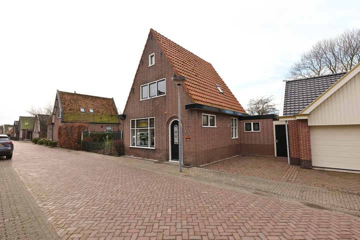 Dorpsstraat 203 in Broek op Langedijk