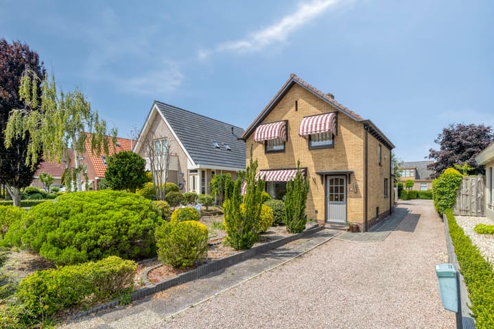 Photo of property Dorpsstraat 231, Zwaag