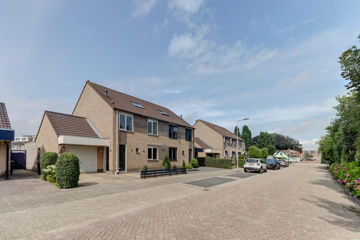 Foto van woning Dorpsstraat 30, Hellevoetsluis