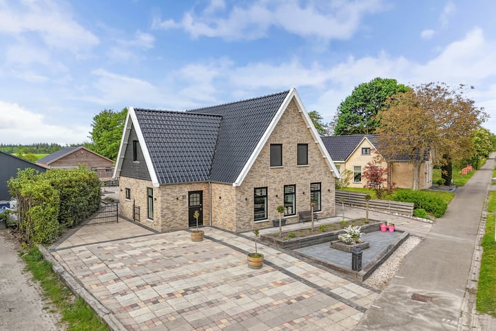 Photo of property Dorpsstraat 31, Haule