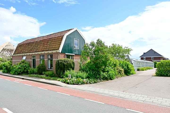 Dorpsstraat 316 in Zwaag