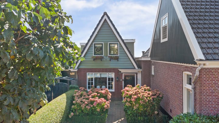Photo of property Dorpsstraat 32, Wervershoof
